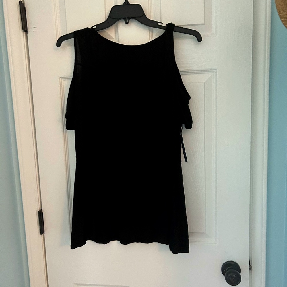Scarlett black short sleeve top cold shoulder with front cut out. 3X NWT.